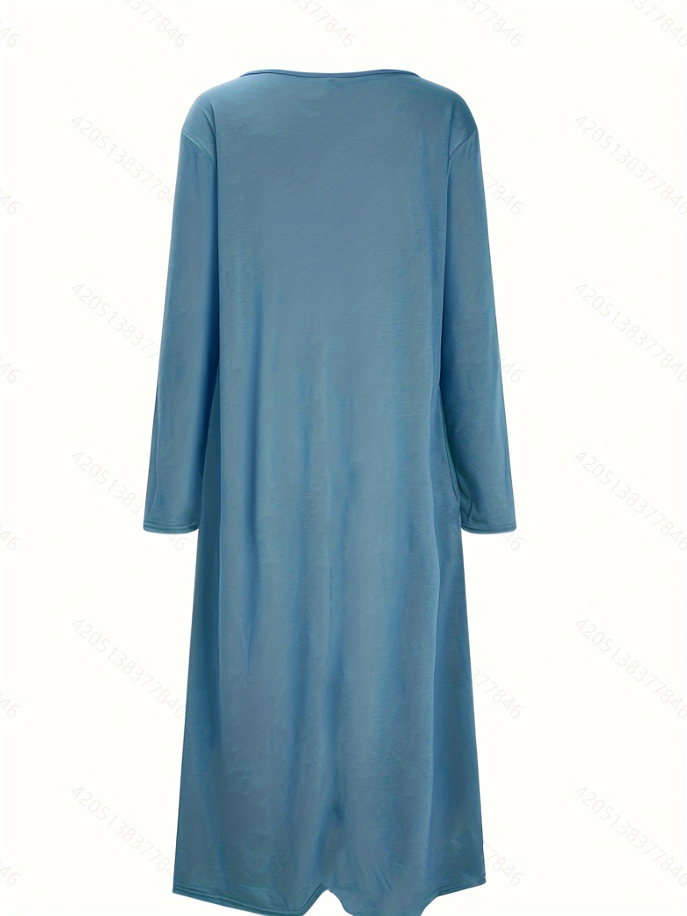 Vestido midi com botões frontais, manga comprida, bolsos e bainha com babados.