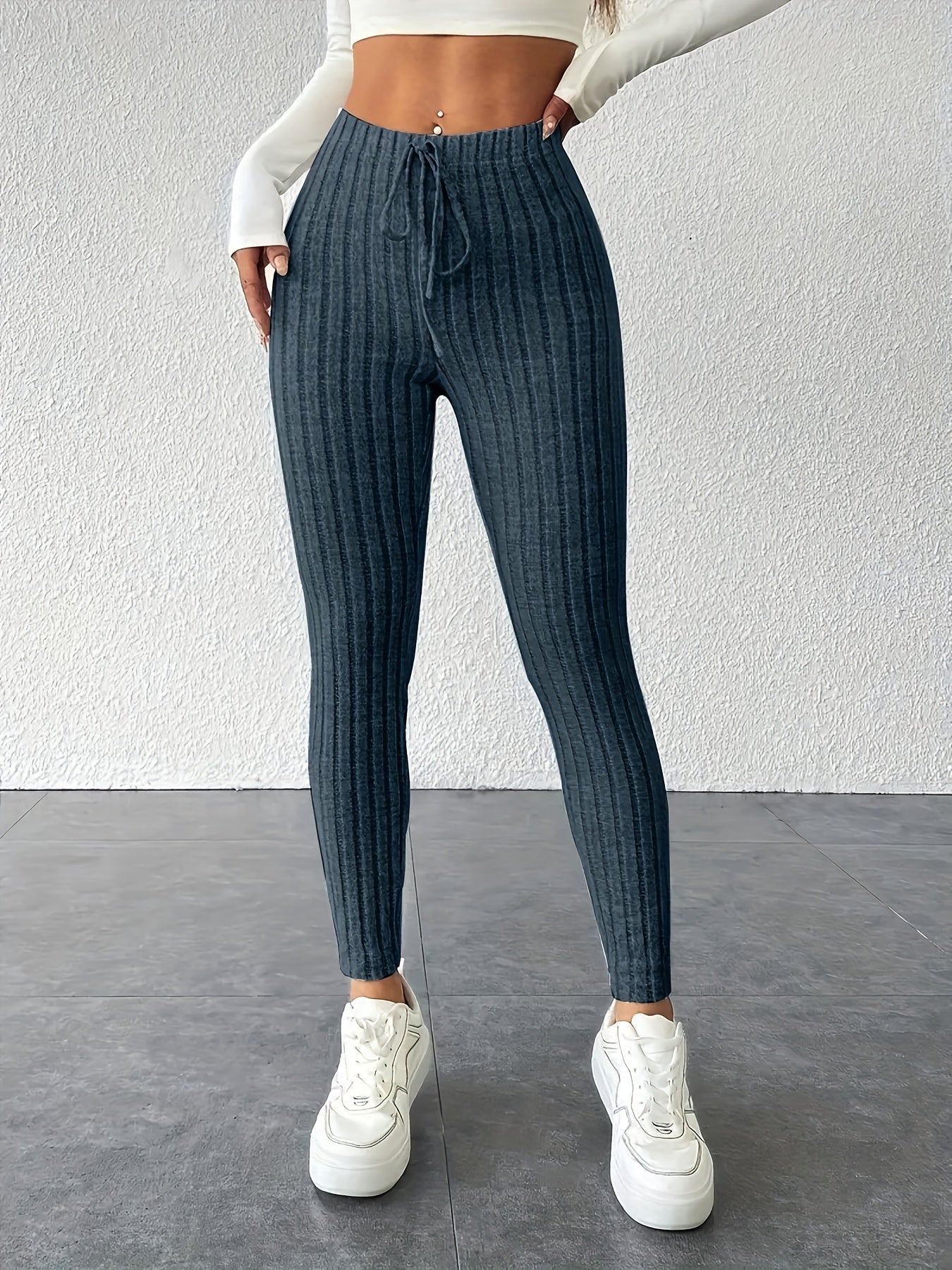 Einfarbige Leggings mit Kordelzug – lässig, dehnbar und eng anliegend für den Alltag