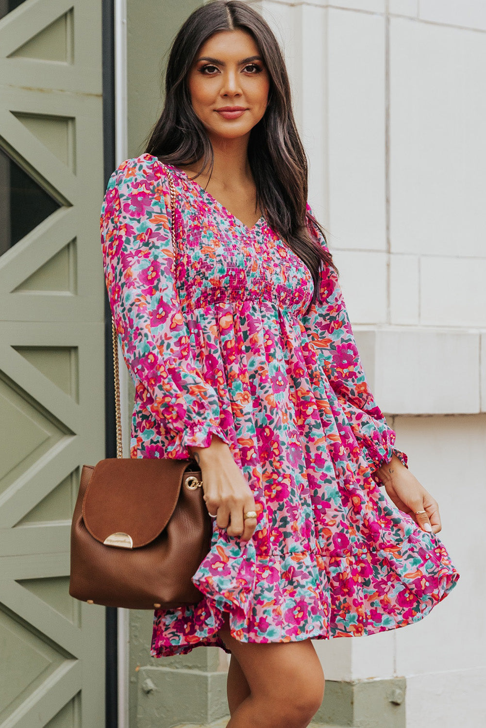 Vestidos florais com mangas bufantes e franzidos