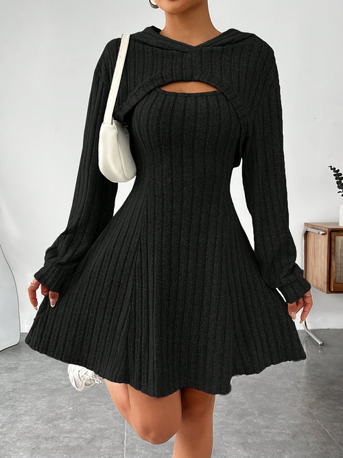 Conjunto de vestido canelado, casaco com capuz e vestido regata em corte A.