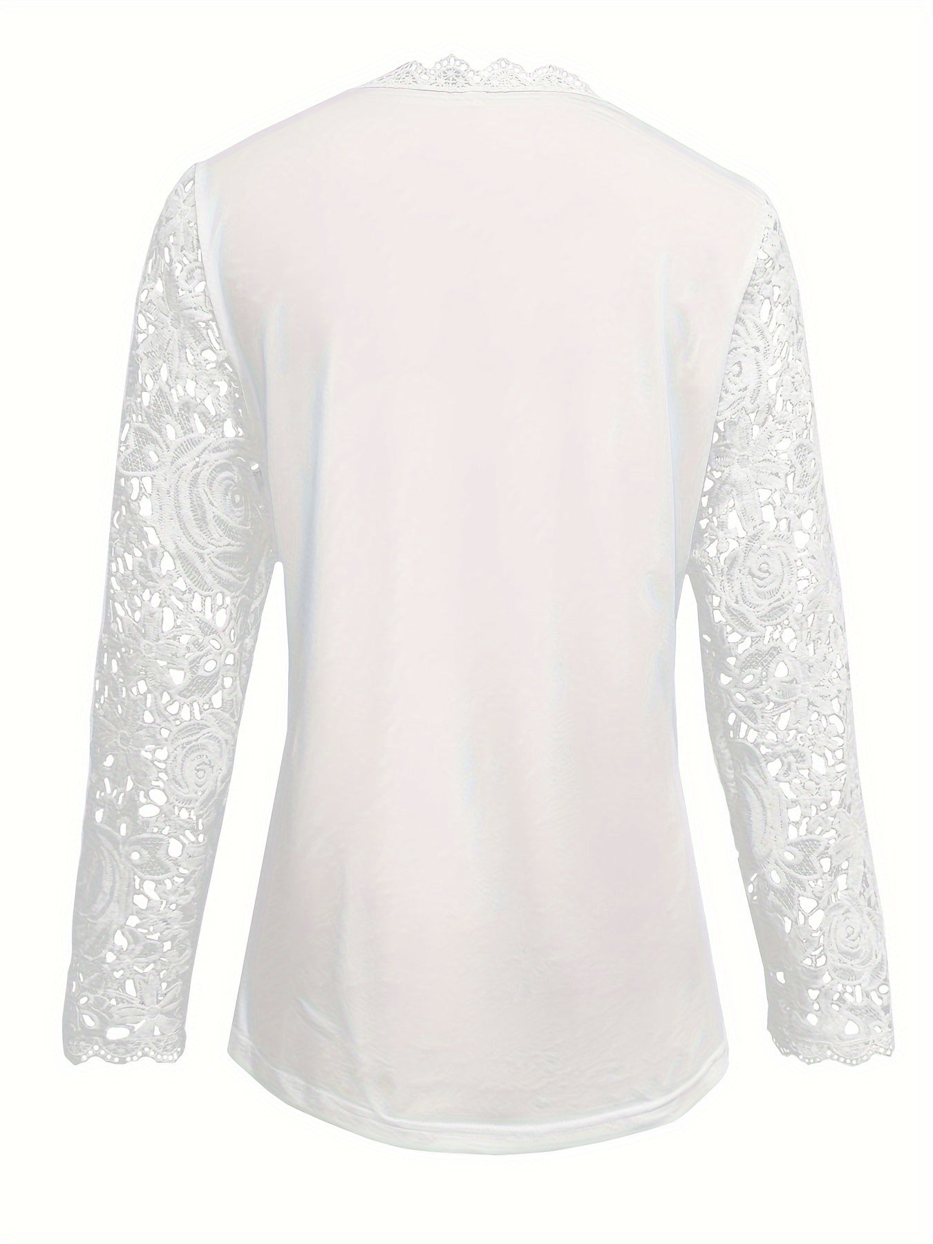 Camiseta com acabamento em vieira e renda guipura, manga longa elegante para primavera/outono.
