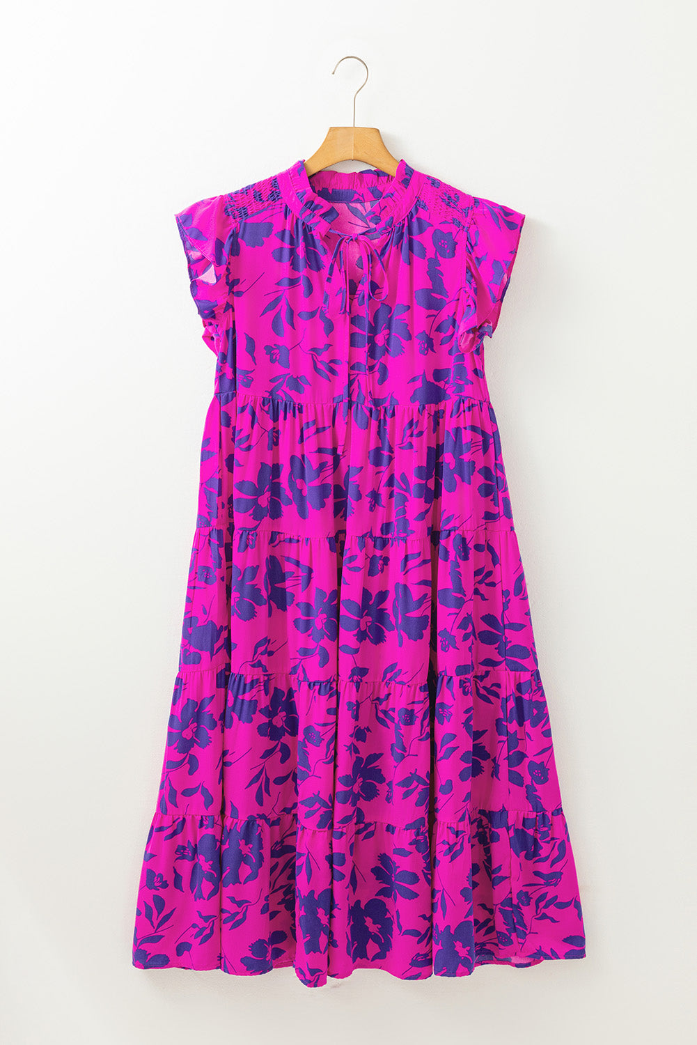 Vestido longo com estampa floral e mangas esvoaçantes