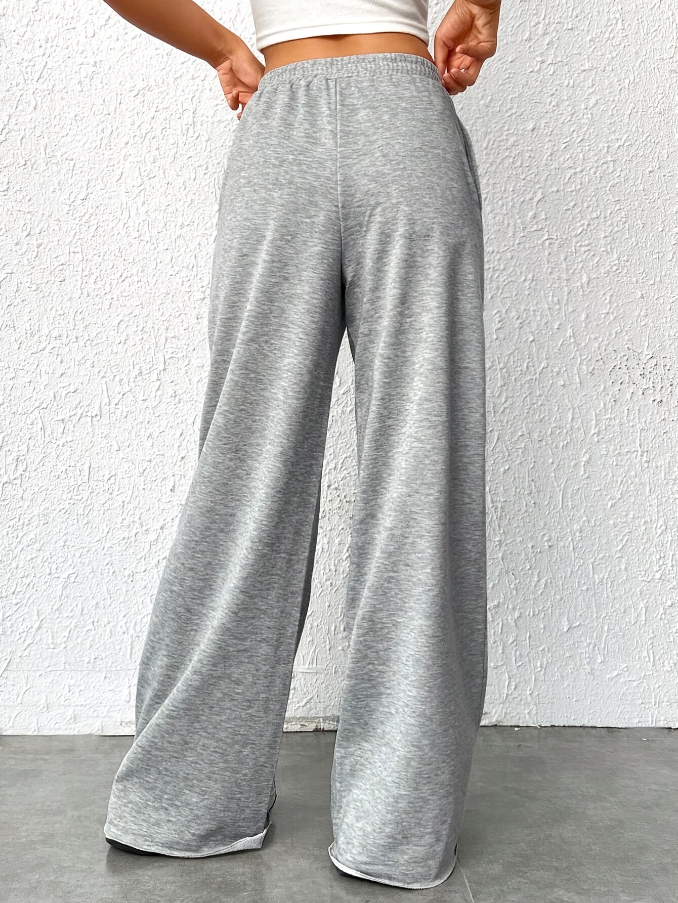 Jogginghose mit weitem Bein – Schräge Taschen, lässiges Workout für Frühling und Herbst