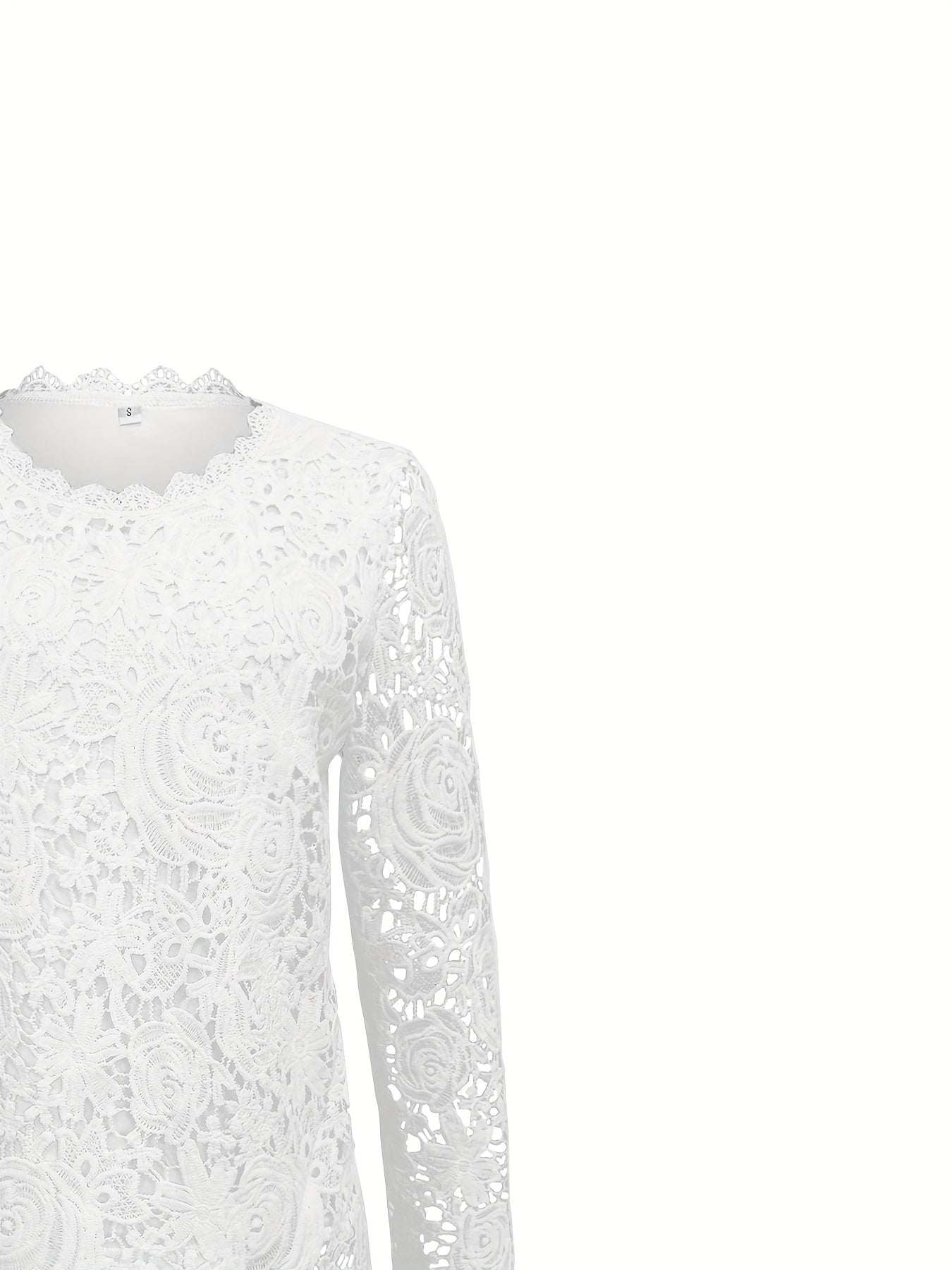 Camiseta com acabamento em vieira e renda guipura, manga longa elegante para primavera/outono.