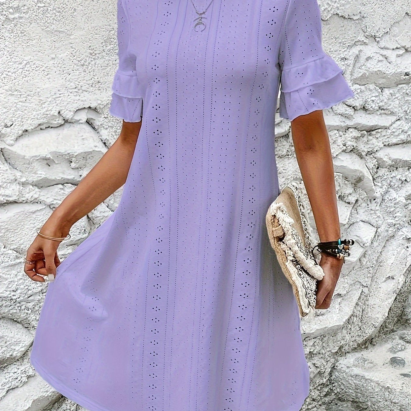 Vestido com gola redonda bordado com ilhós, manga casual com babados para primavera/verão.