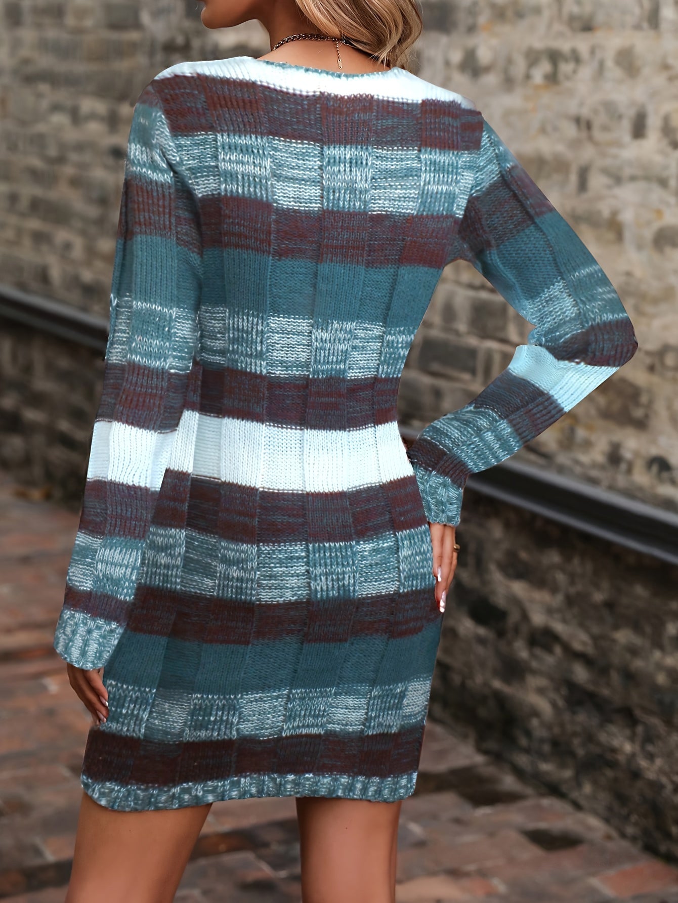 Vestido suéter com decote em V e blocos de cores, vestido de malha de manga comprida para outono e inverno.