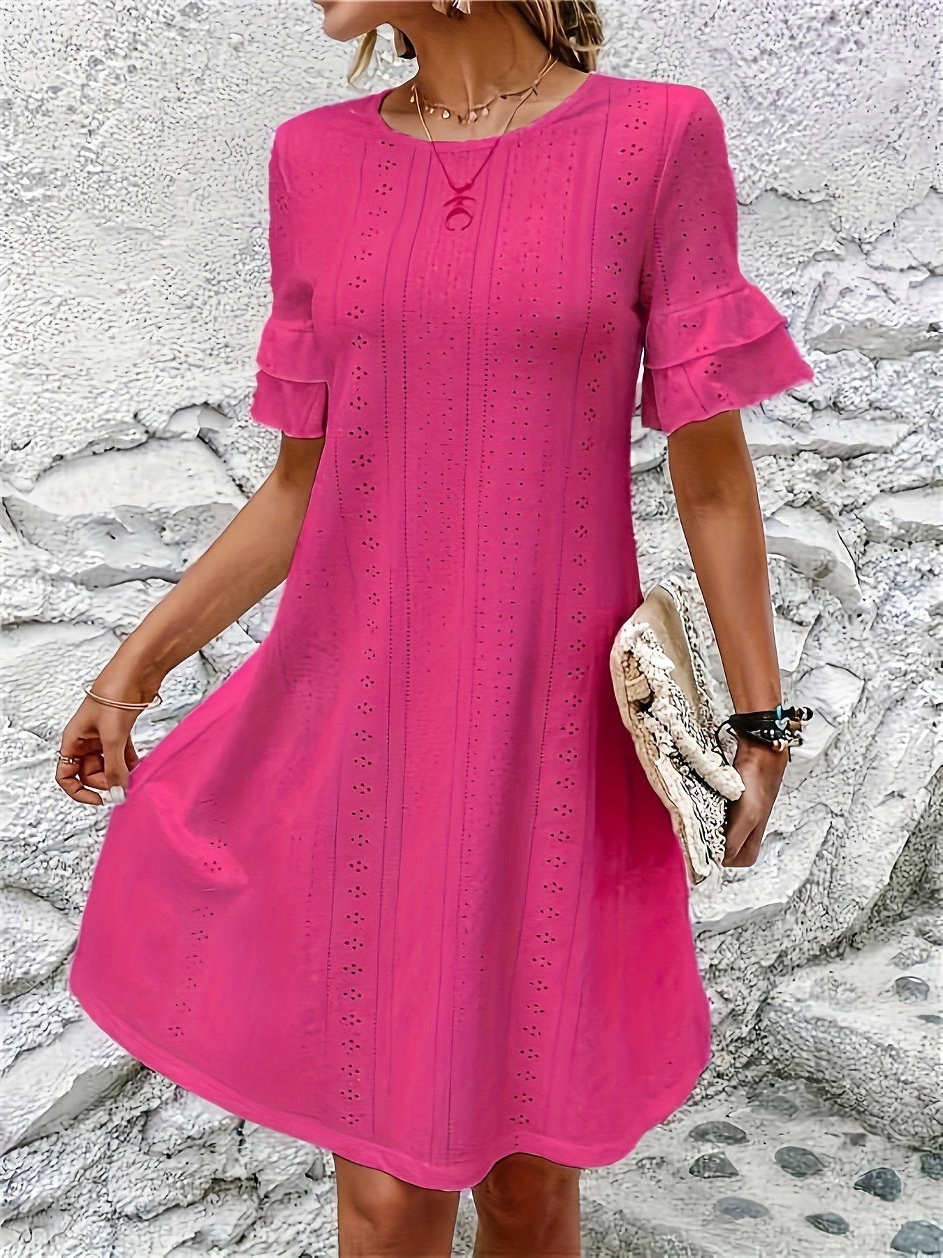 Vestido com gola redonda bordado com ilhós, manga casual com babados para primavera/verão.