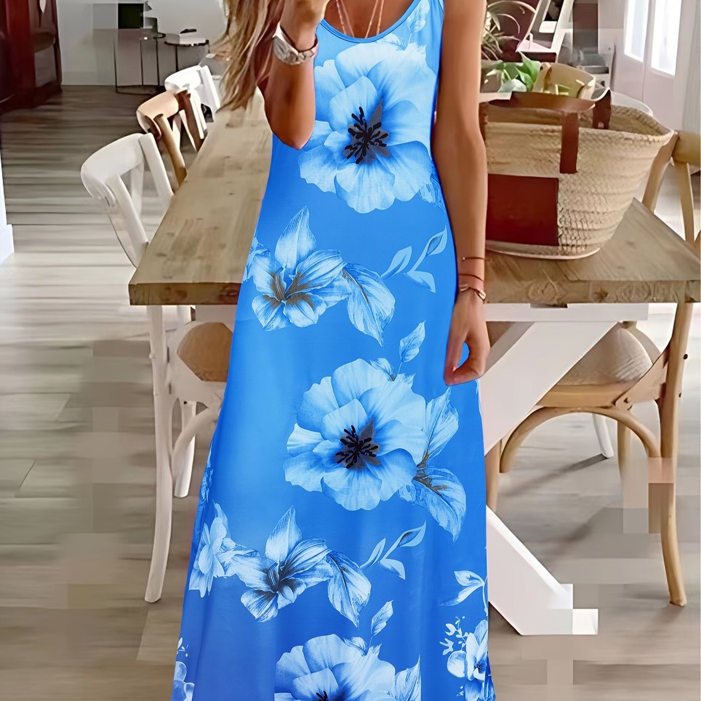 Vestido cami floral com alças finas, casual, comprimento até o tornozelo.