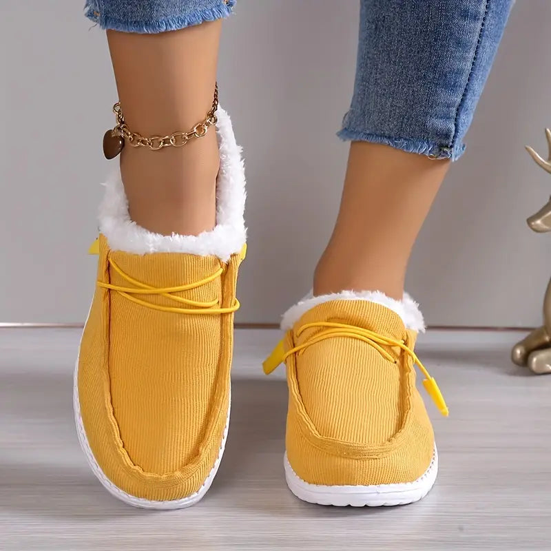 Damen-Schlupfstiefel aus Plüschsamt – gemütliche runde Zehenpartie, warmes Futter, rutschfeste Sohle
