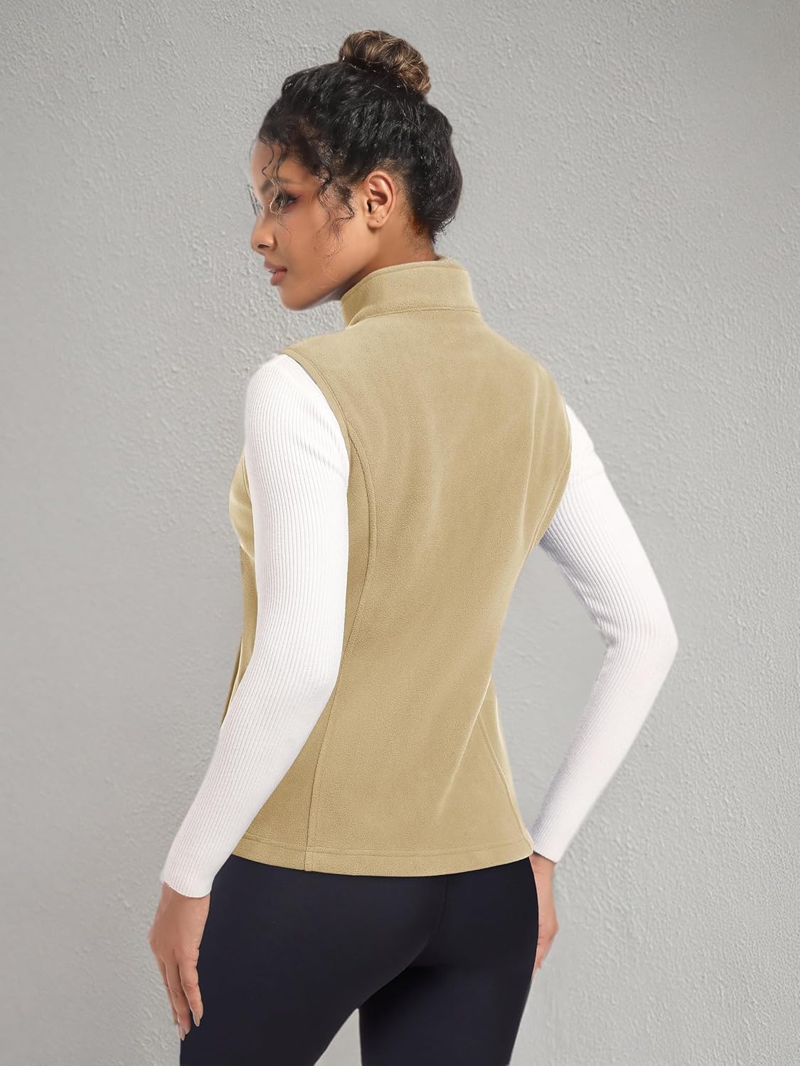 Women's Fleece Vest Outerwear Sleeveless Lightweight Zip Jackets Warm Soft Vests with Zipper Pockets