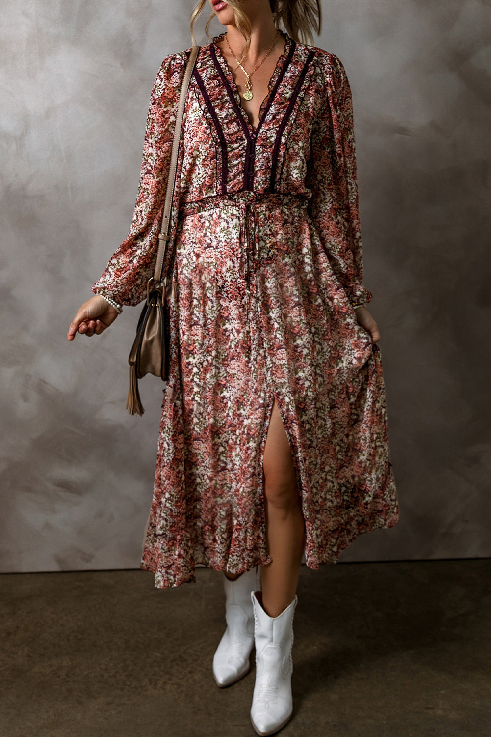 Vestido midi com decote em V e estampa floral