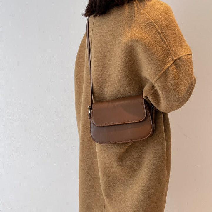 Avery™ Classic Saddle | Bolsa tiracolo