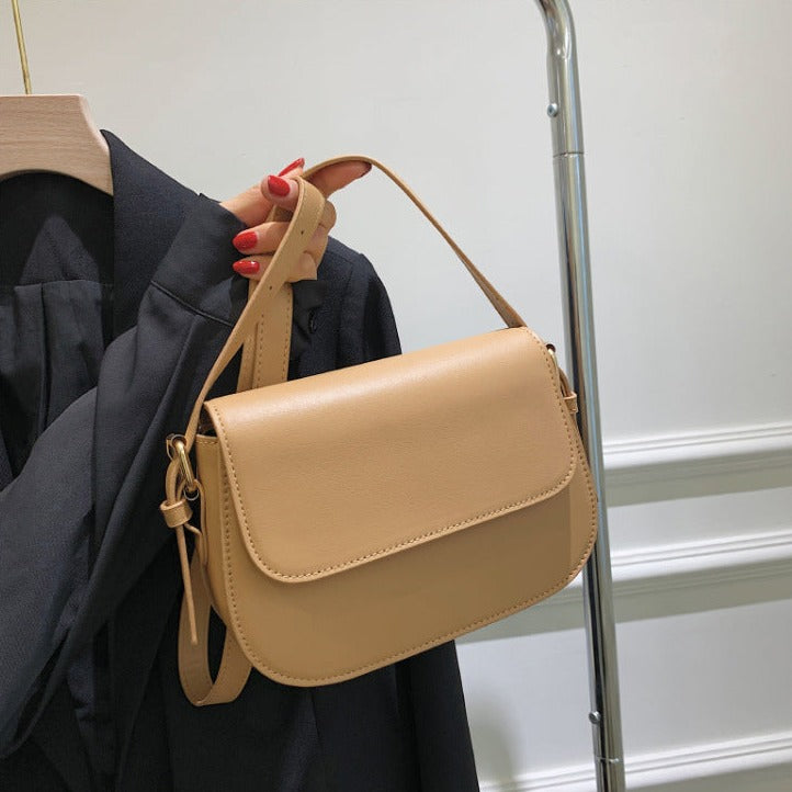 Avery™ Classic Saddle | Bolsa tiracolo