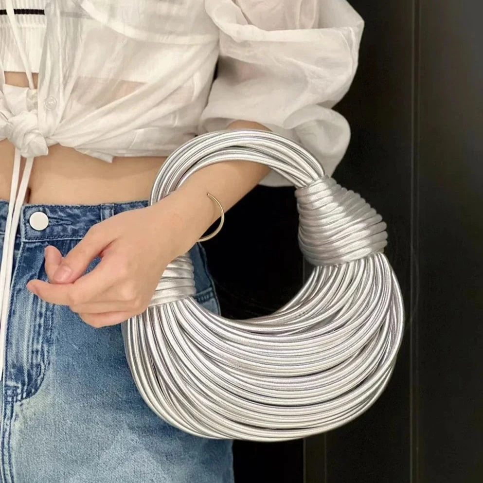 Ellie™ - Bolsa Dourada Luxuosa e Elegante