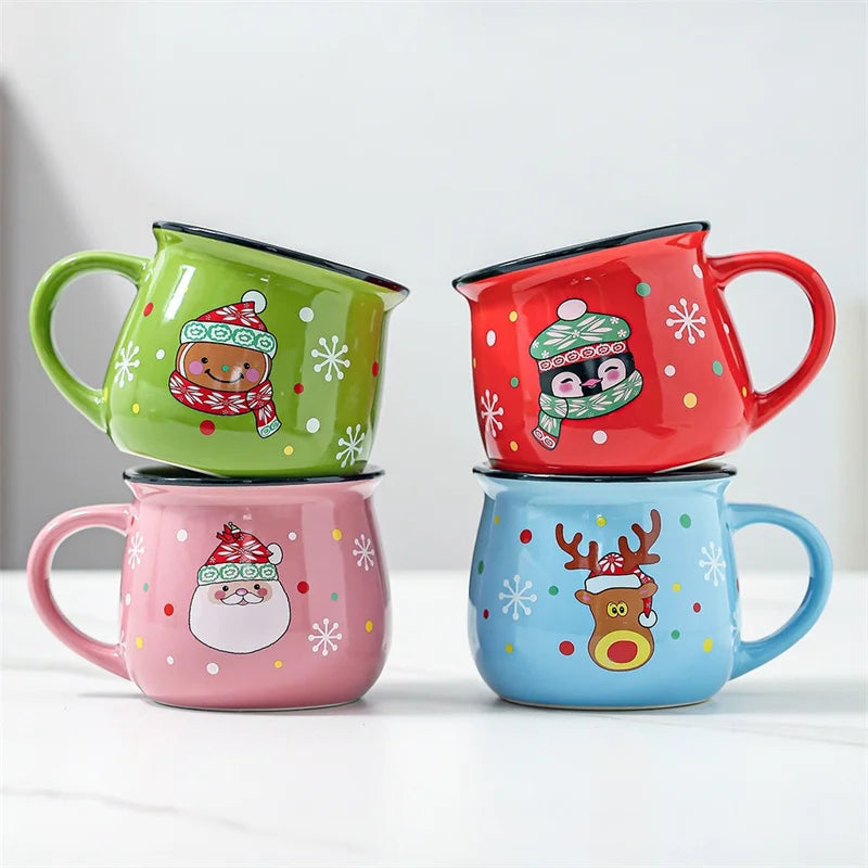 Frostige, gemütliche Weihnachtsbecher