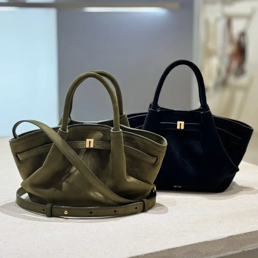 Riley™ - Bolsa de axila em camurça de couro micro