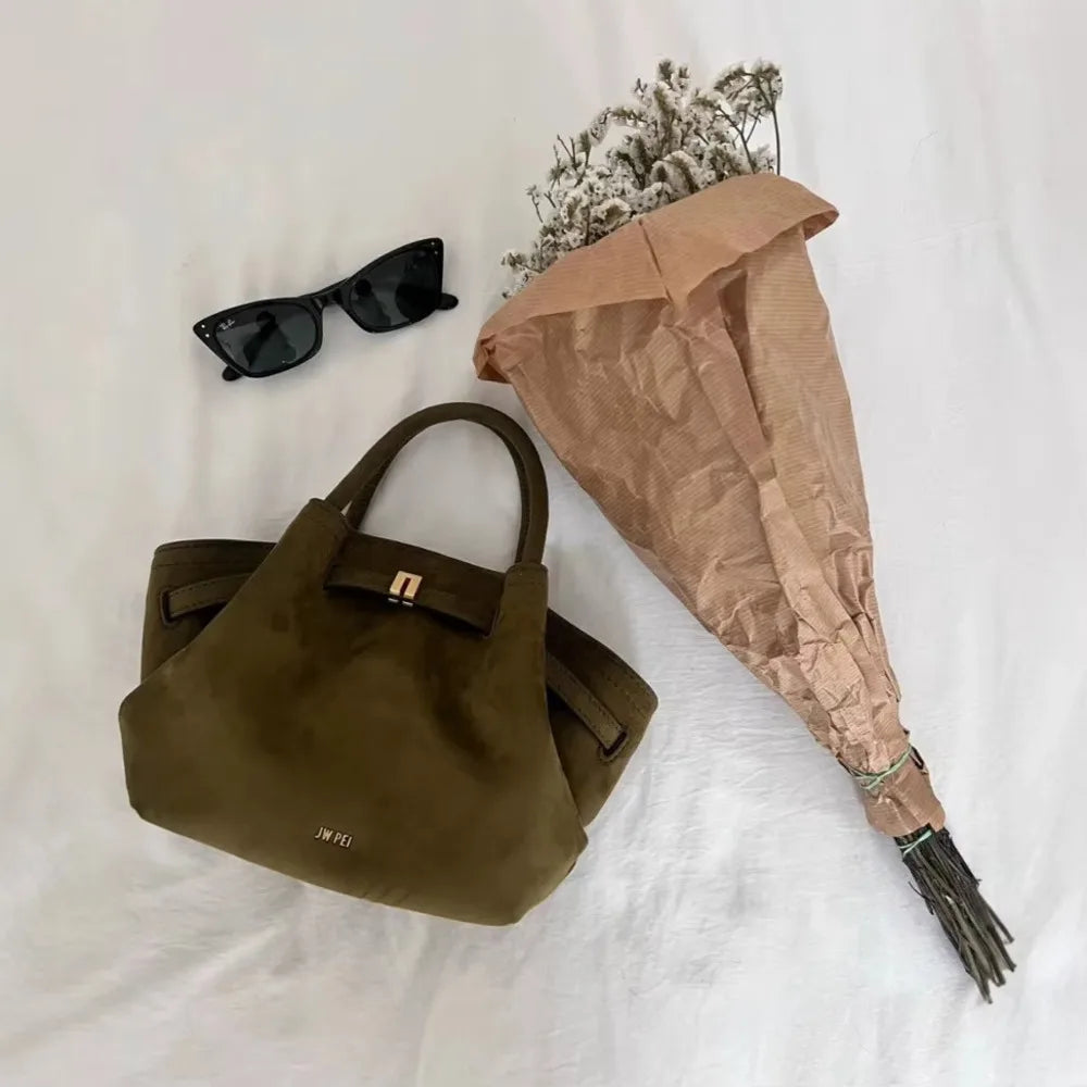 Riley™ - Bolsa de axila em camurça de couro micro