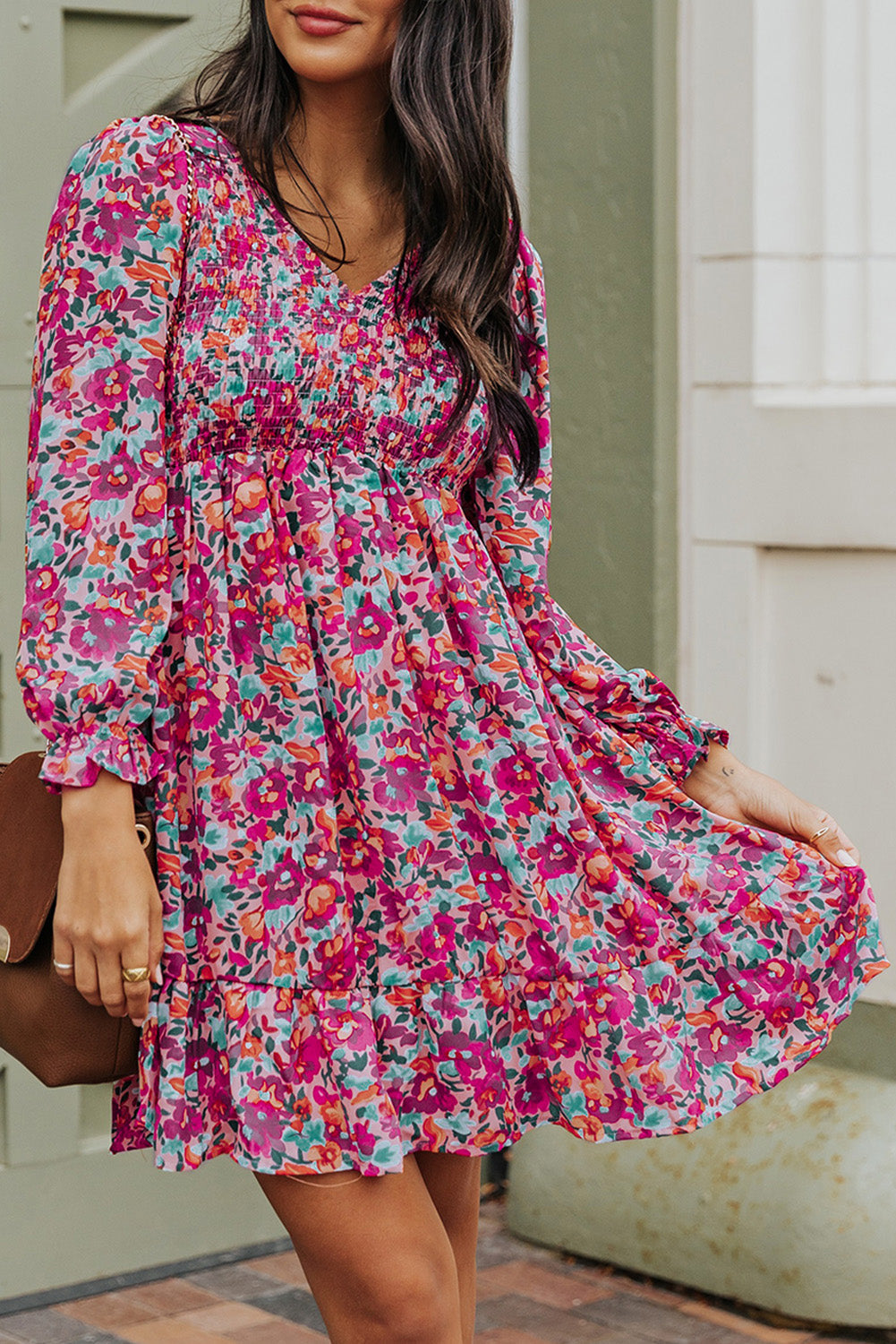 Vestidos florais com mangas bufantes e franzidos
