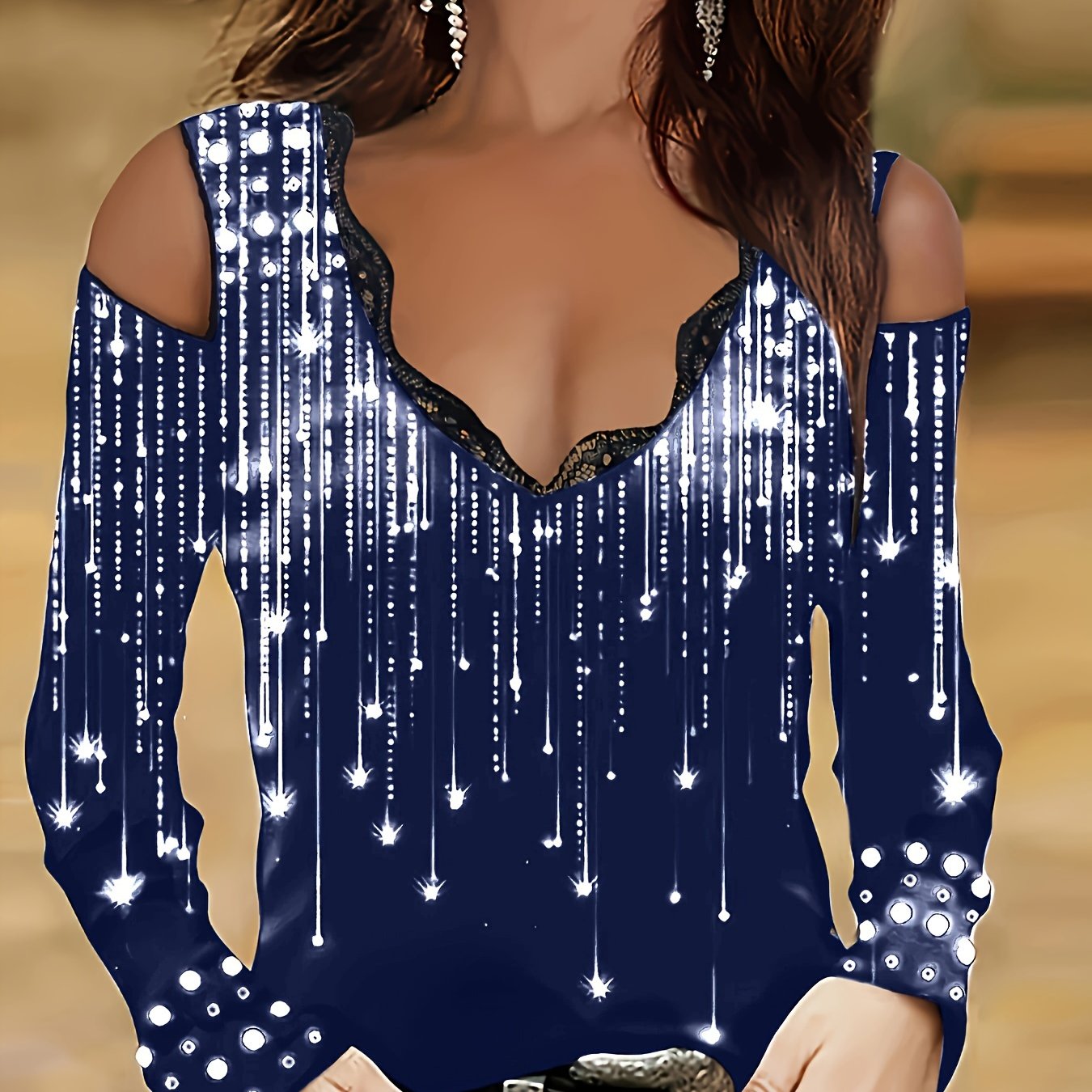Camiseta com decote em V e acabamento em renda, blusa elegante com ombros descobertos para primavera e outono.
