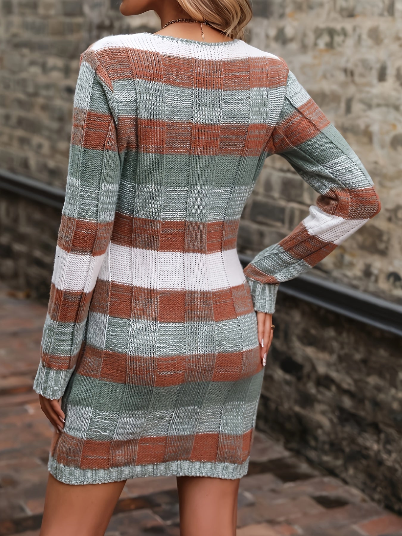 Vestido suéter com decote em V e blocos de cores, vestido de malha de manga comprida para outono e inverno.