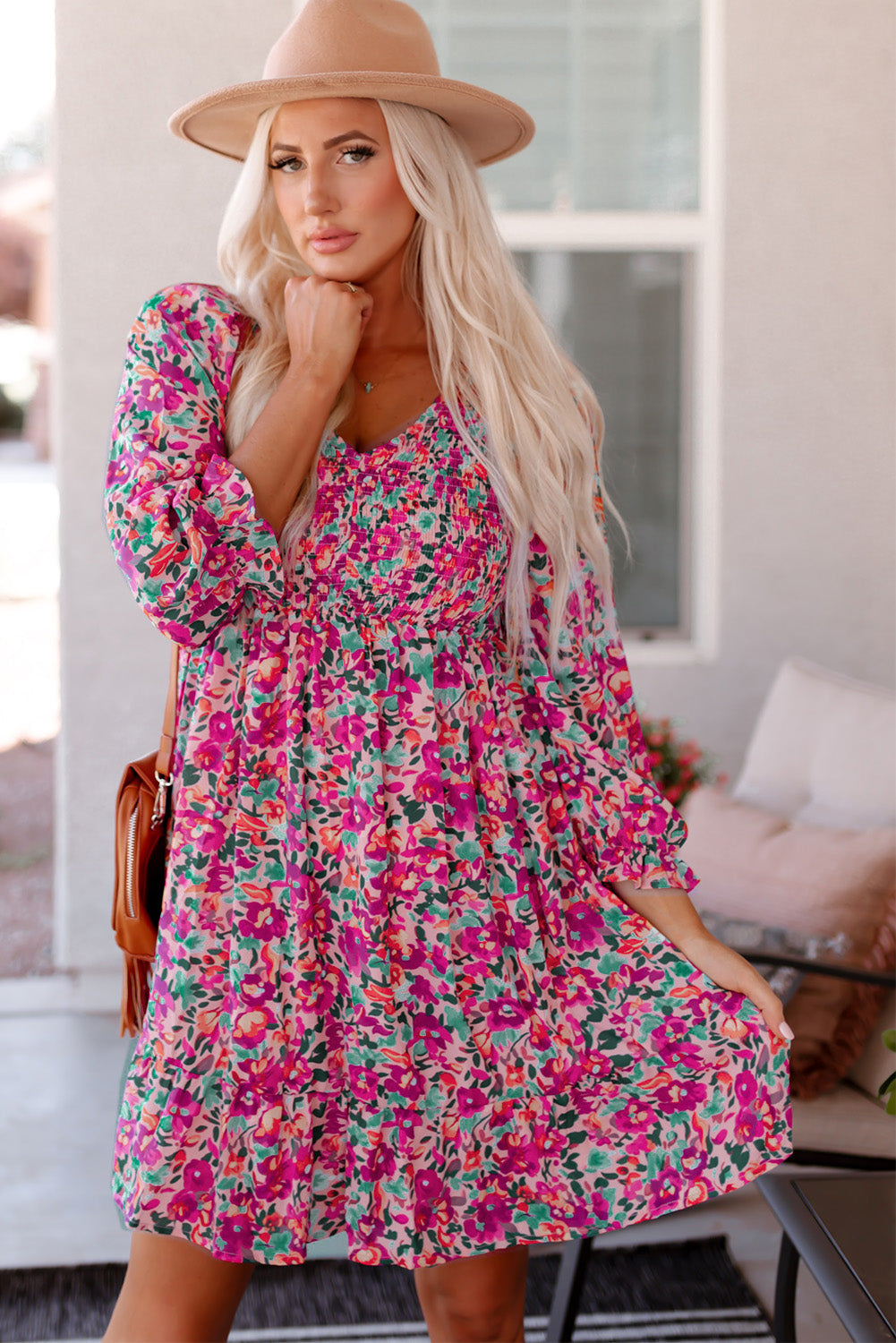 Vestidos florais com mangas bufantes e franzidos