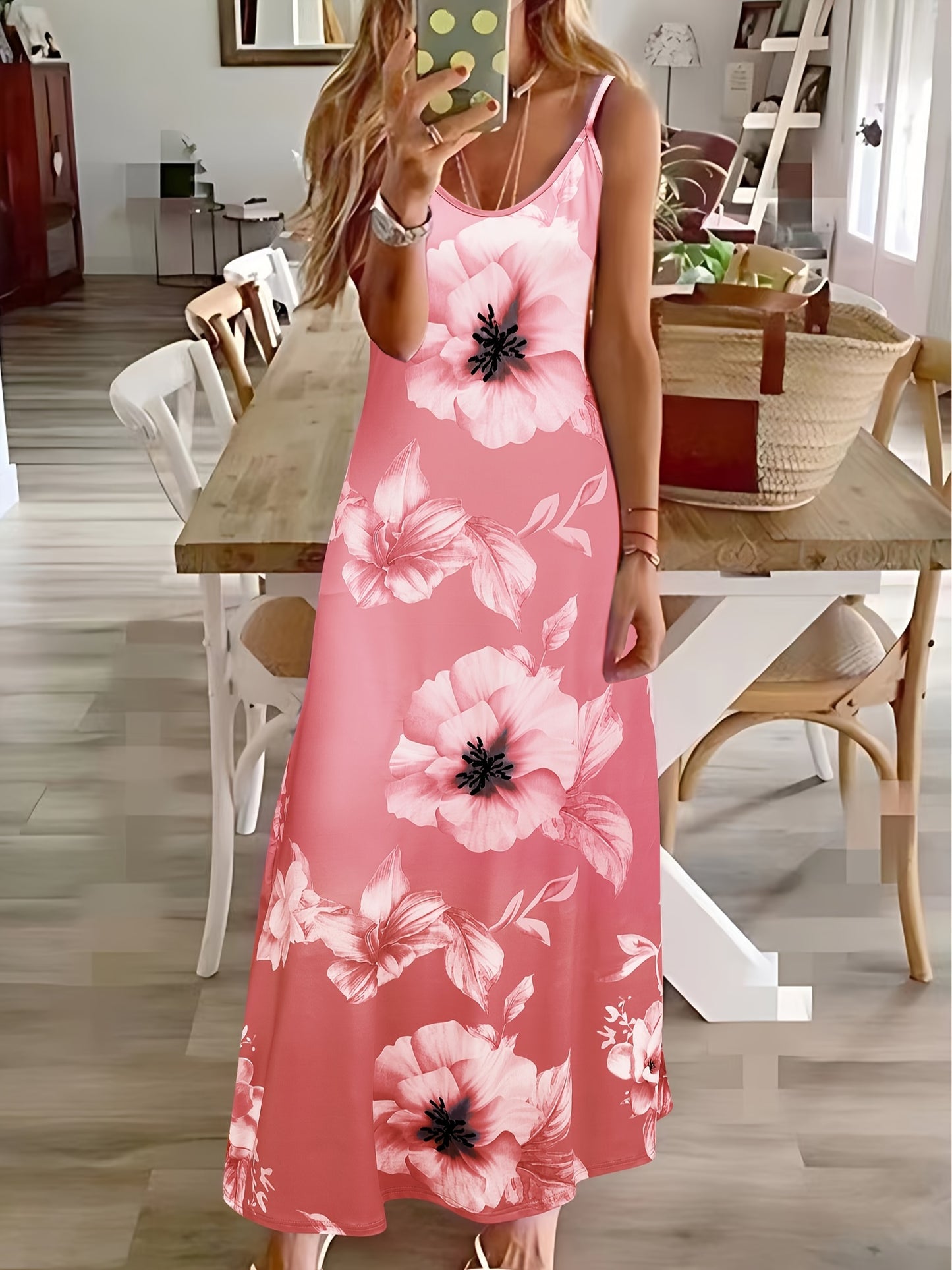 Vestido cami floral com alças finas, casual, comprimento até o tornozelo.
