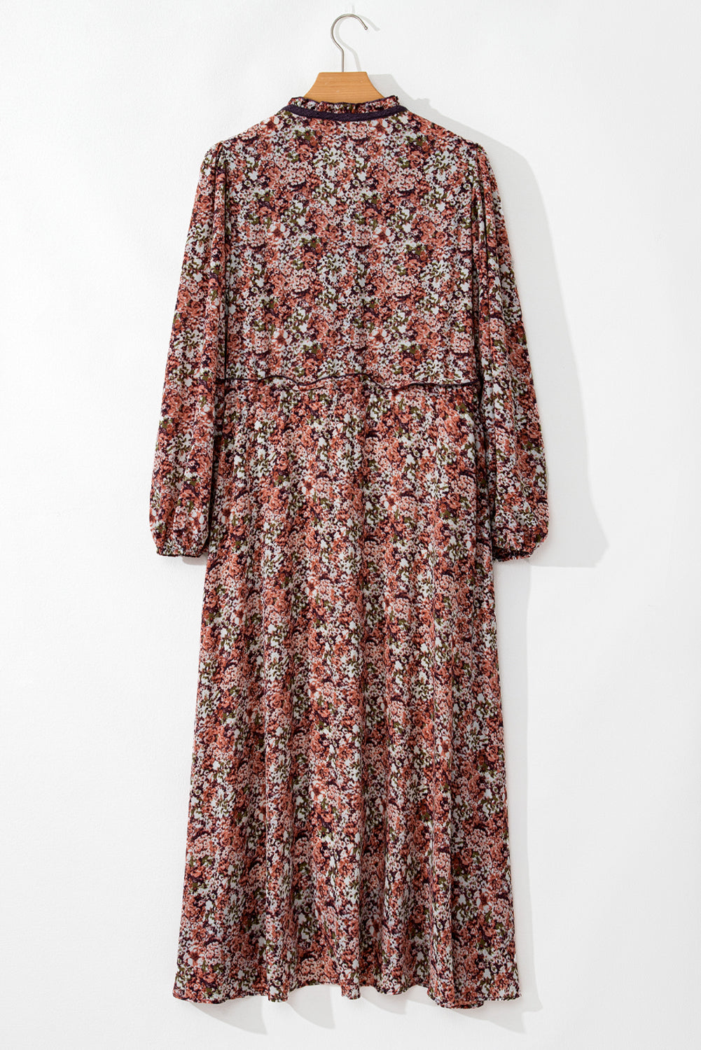Vestido midi com decote em V e estampa floral