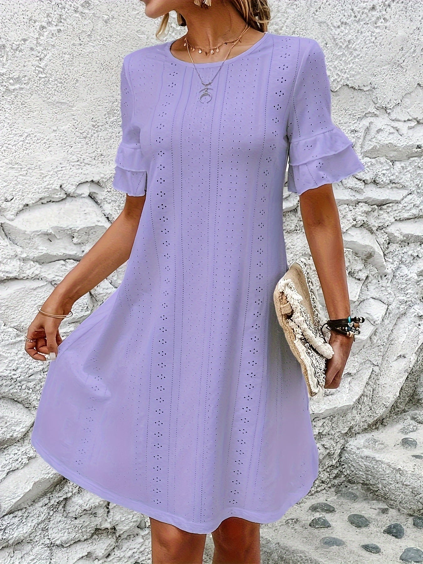 Vestido com gola redonda bordado com ilhós, manga casual com babados para primavera/verão.