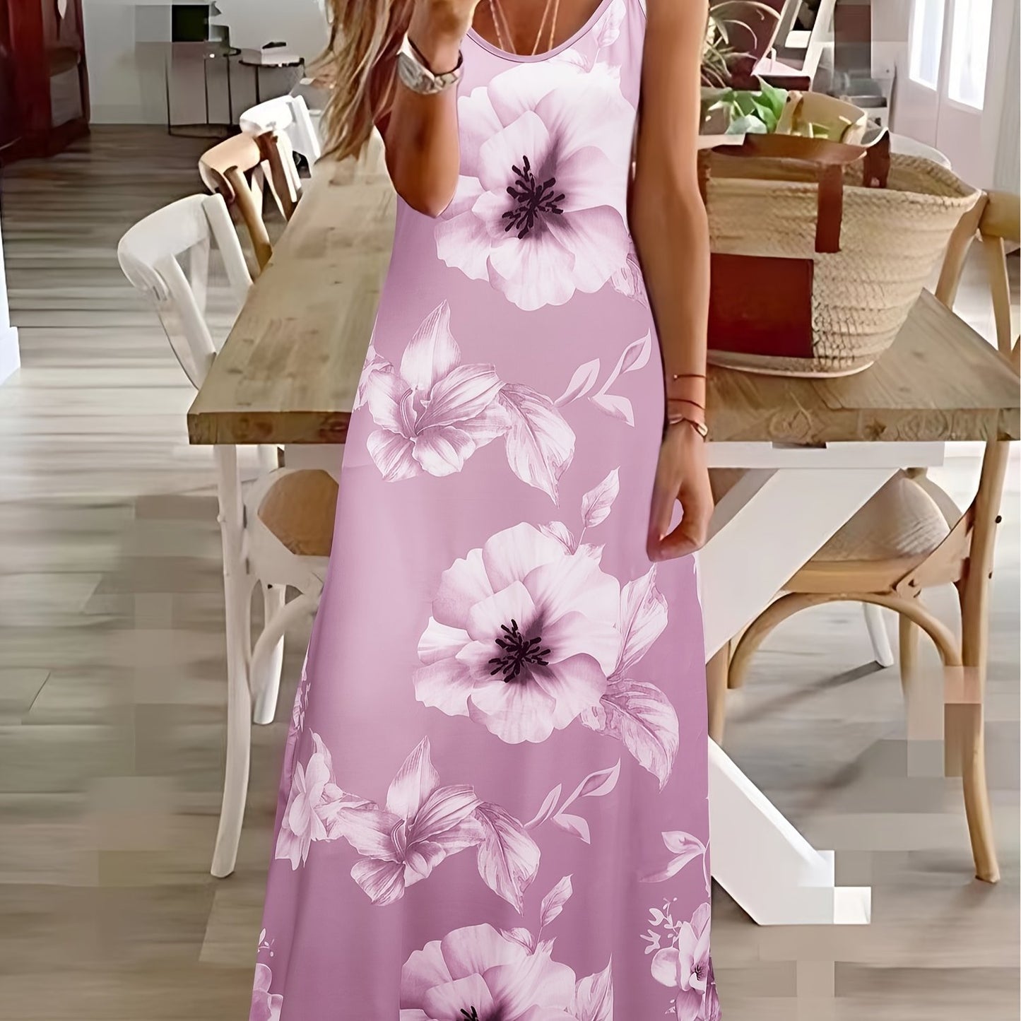 Vestido cami floral com alças finas, casual, comprimento até o tornozelo.