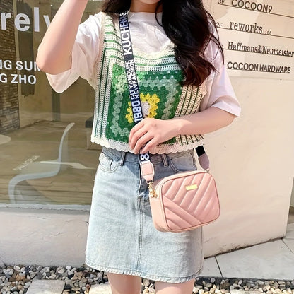 Bolsa tiracolo acolchoada feminina - couro sintético, alça ajustável