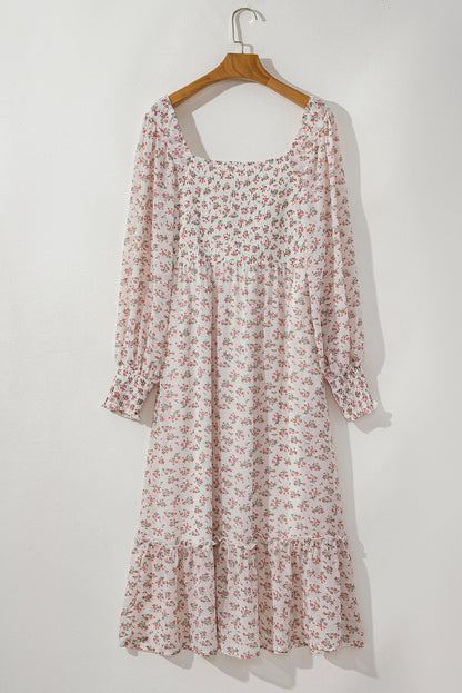 Vestido midi com estampa floral e decote quadrado