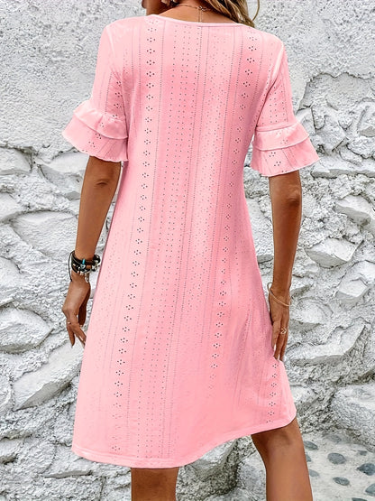 Vestido com gola redonda bordado com ilhós, manga casual com babados para primavera/verão.