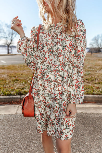 Vestido curto de manga comprida com estampa floral