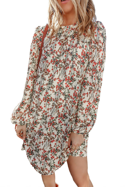 Vestido curto de manga comprida com estampa floral