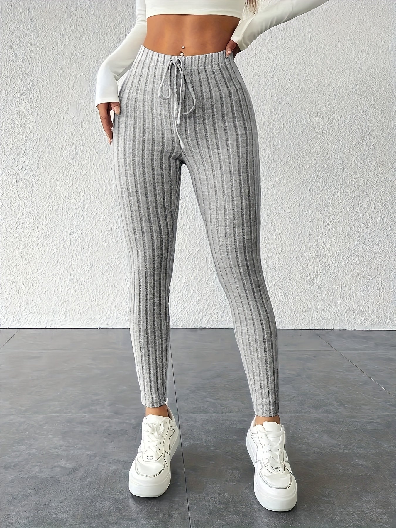 Einfarbige Leggings mit Kordelzug – lässig, dehnbar und eng anliegend für den Alltag