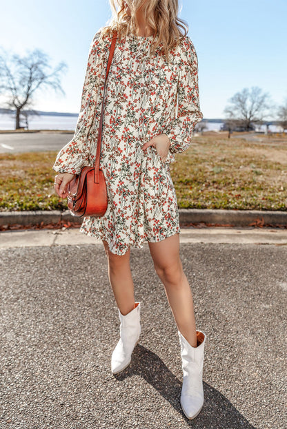 Vestido curto de manga comprida com estampa floral