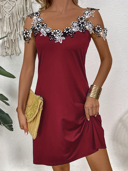 Vestido com ombros descobertos e apliques florais, decote em V, vestido casual para festas.