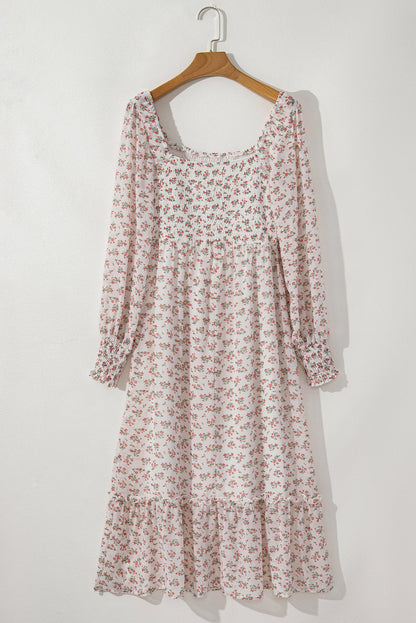 Vestido midi com estampa floral e decote quadrado