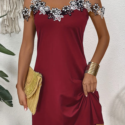 Vestido com ombros descobertos e apliques florais, decote em V, vestido casual para festas.