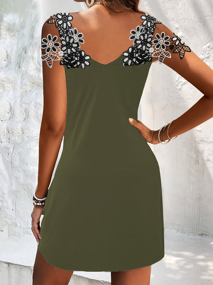Vestido com ombros descobertos e apliques florais, decote em V, vestido casual para festas.